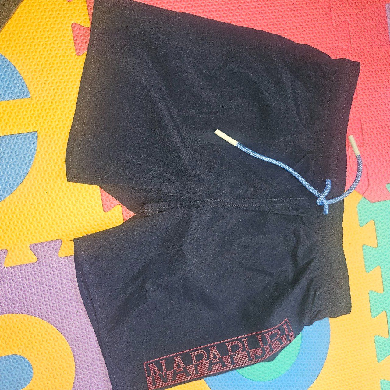 Napapijri Pantaloni: Napapapijri Badehose gr 130 – Usato da Zermatt venduto da ancise