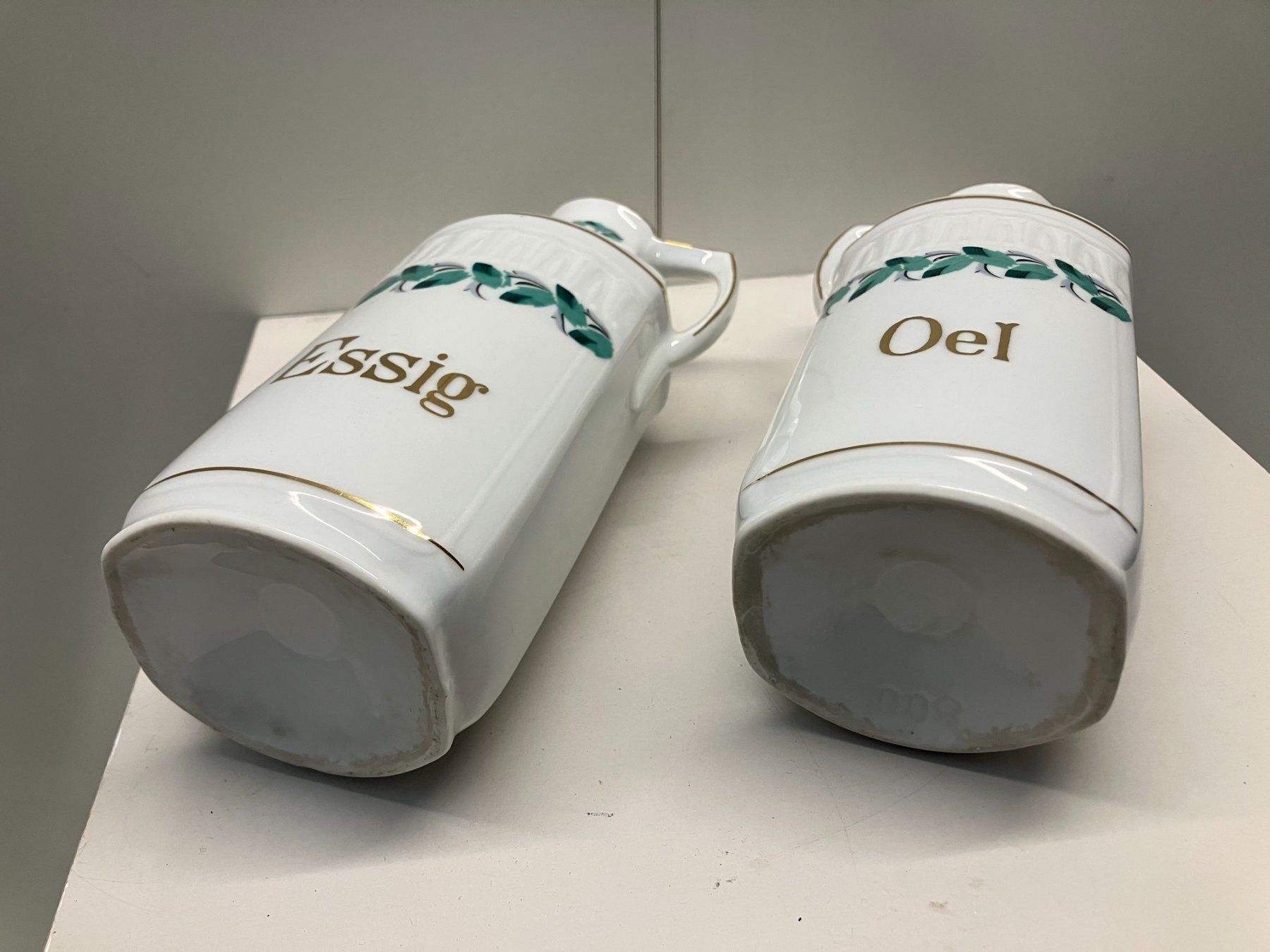 Caraffe: 2St. styl. Antike Essig & Öl Einschenker/Kruge ab 1.- – Usato da Lichtensteig venduto da Buy24International 3