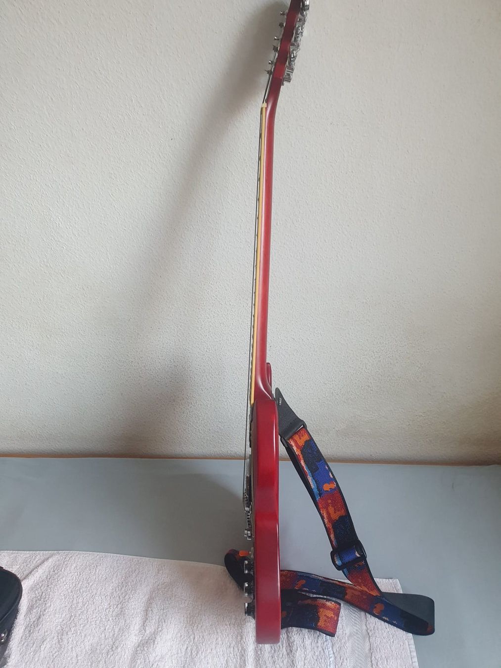 Epiphone Strumenti musicali: EPIPHONE ELEKTRISCHE GITARRE + TRAGTASCHE – Usato da Basel venduto da FirstClass4000 3