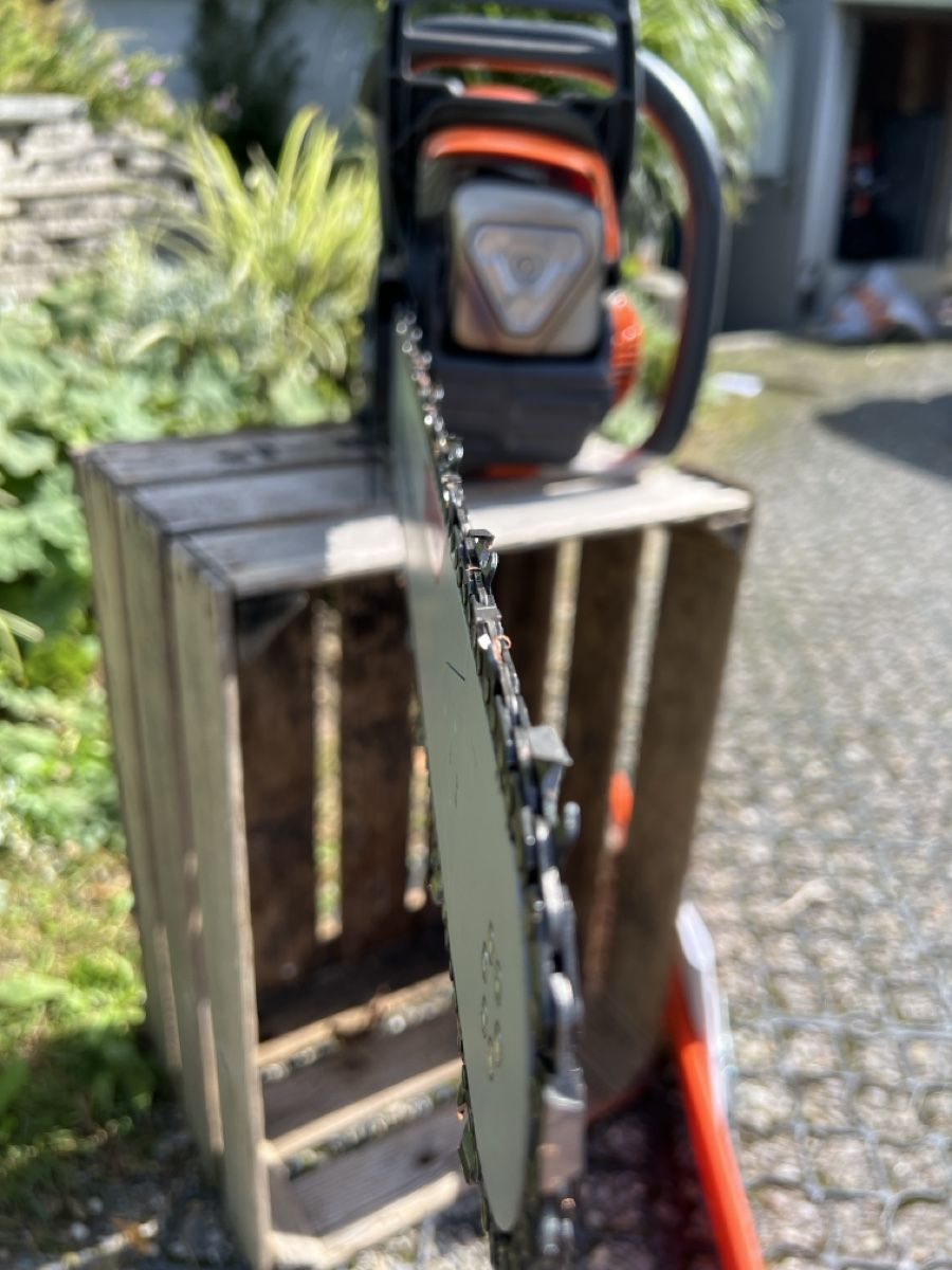 Husqvarna Scies: Husqvarna 585 Neu – Neuf avec emballage d'origine à Hundwil par panzermech 2