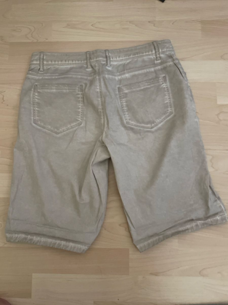 Pantaloni: S.olivier shorts Gr 38 sandbeige – Usato da Illnau venduto da cla_jqf8 1