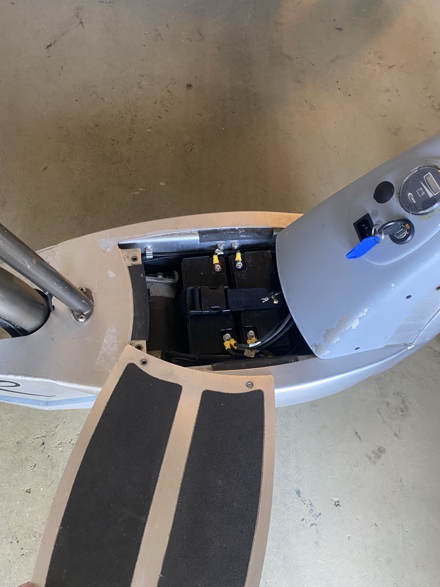 Elektromobile: 4 Stück e roller  – Defekt aus Grellingen von OCC_ASION01 5