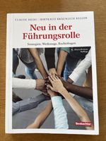 Neu in der Führungsrolle Heini, Bräunlich Keller