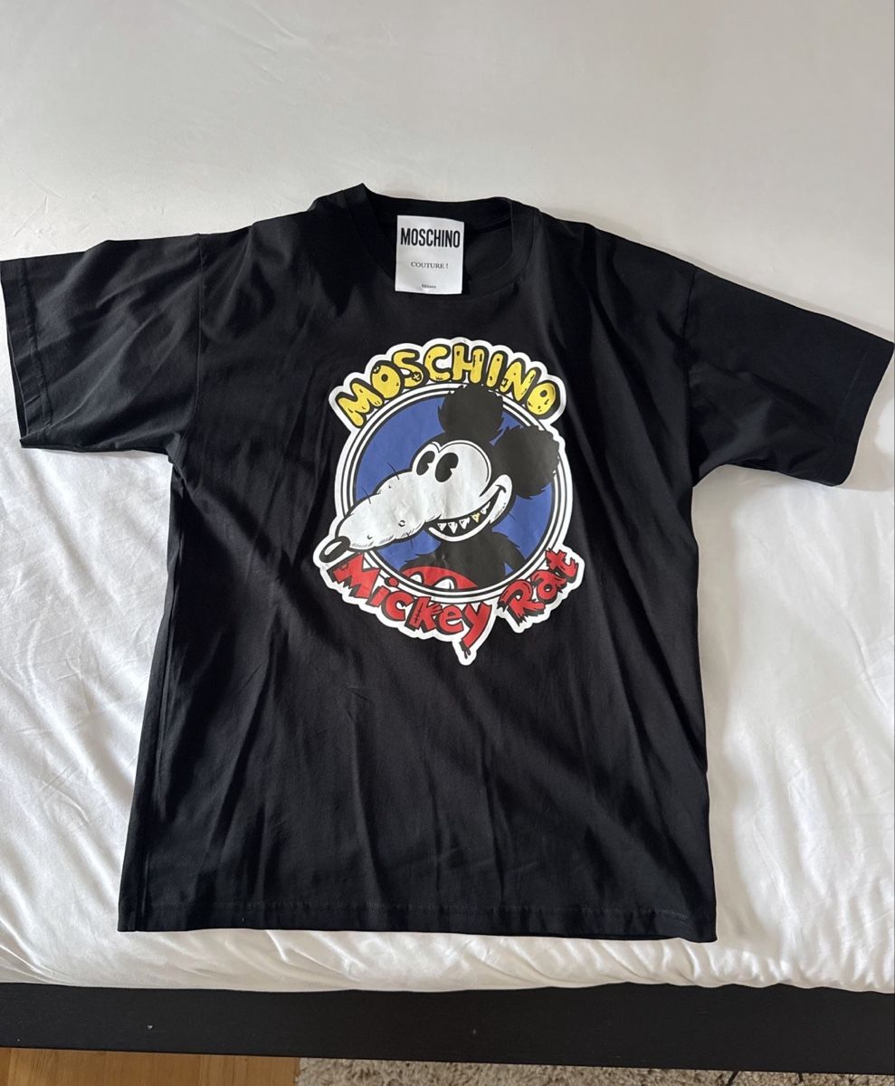 Moschino T-shirts: MOSCHINO TSHIRT – D'occasion à Fällanden par PetiteCabinet