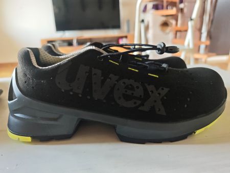 Uvex Sicherheitsschuhe Grösse 42 schwarz guter Zustand