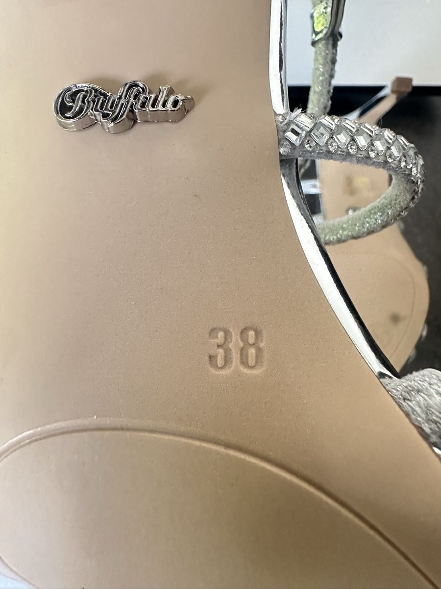 Buffalo Scarpe da donna: Silberne High Heels mit Strass, Grösse 38, neu! – Nuovo e nell'imballaggio originale da Lampenberg venduto da Graziella_ 3