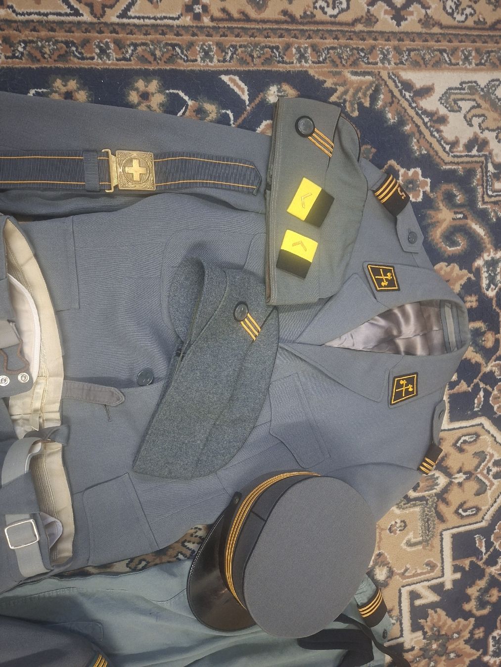 Schweizer Armee Uniformi: Hauptmann Uniform – Usato da Boswil venduto da Polydealer 1