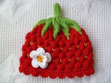 Erdbeermütze / Mütze handgestrickt Merinowolle / Geschenk
