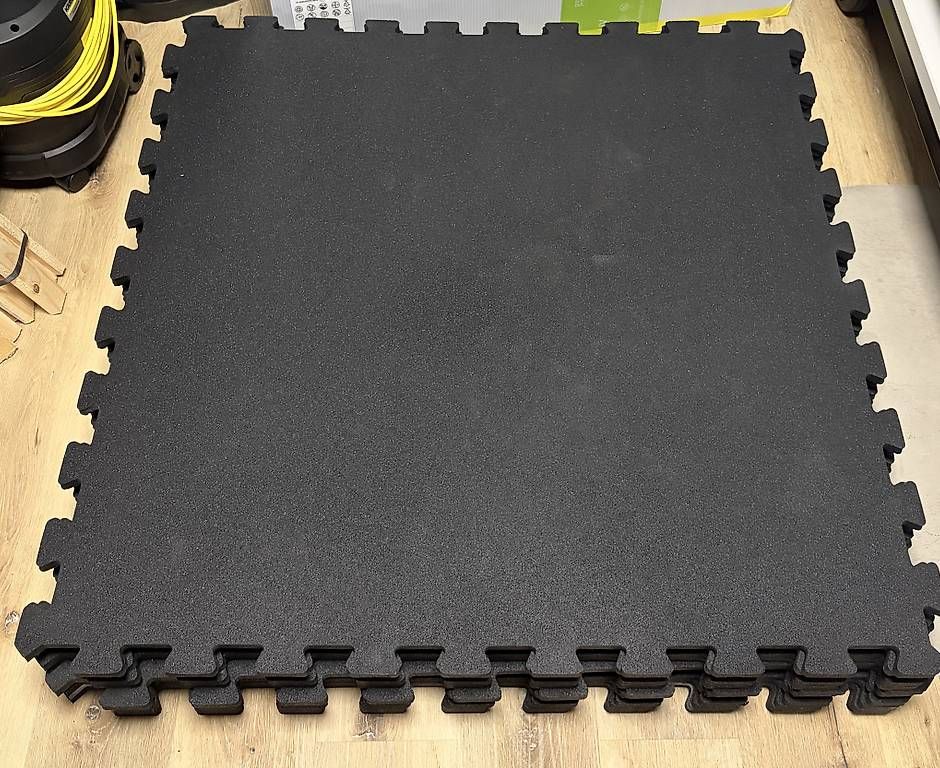 Cross Equip Bodenmatten: Crossequip Gymboden 1m x 1m 8 Stück – Gebraucht aus Zürich von BenJoMusic 1