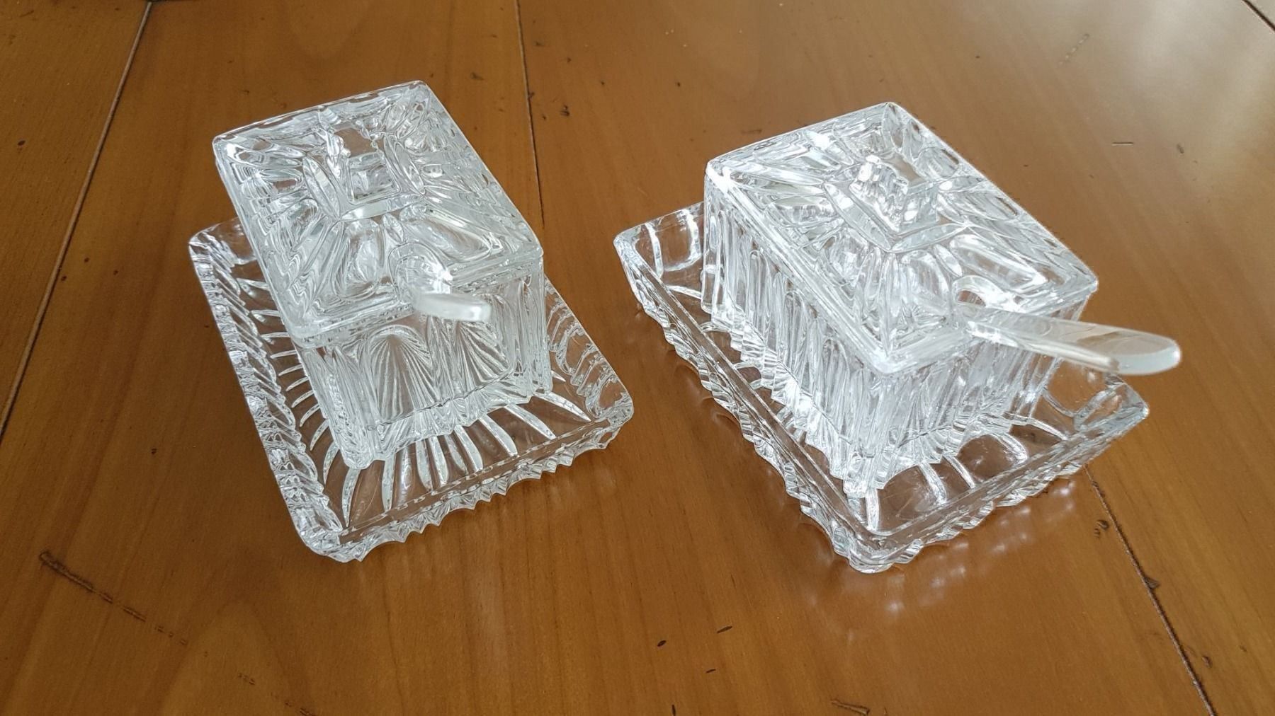 Gläser: Glas-Deckeldosen + Unterteller alt 2 Stk – Gebraucht aus Buchrain von rom_r5bh 1