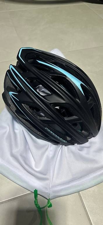 Caschi: Casque de vélo Cannondale – Usato da Aubonne venduto da petitschlumpf
