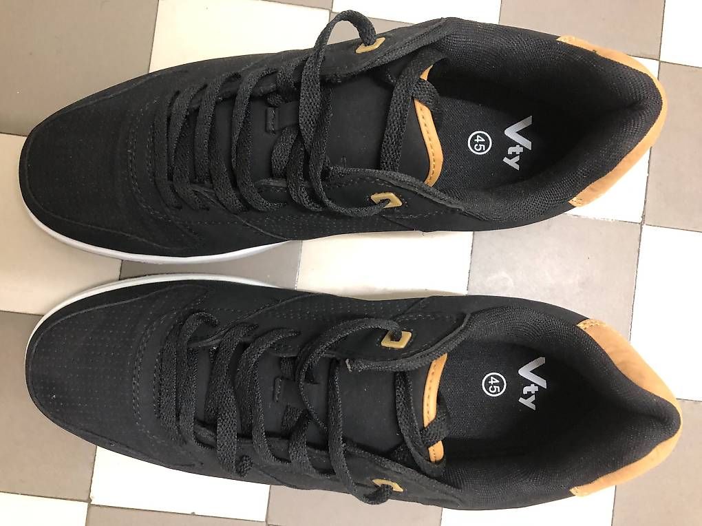 Scarpe da uomo: Sneakers Vty schwarz Grösse 45 NEU – Nuovo (secondo la descrizione) da Zürich venduto da Tivoli2