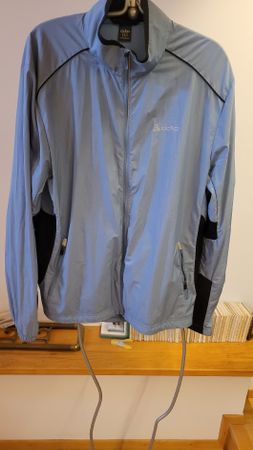 Odlo Laufjacke Herren hellblau schwarz neuwertig ultraleicht