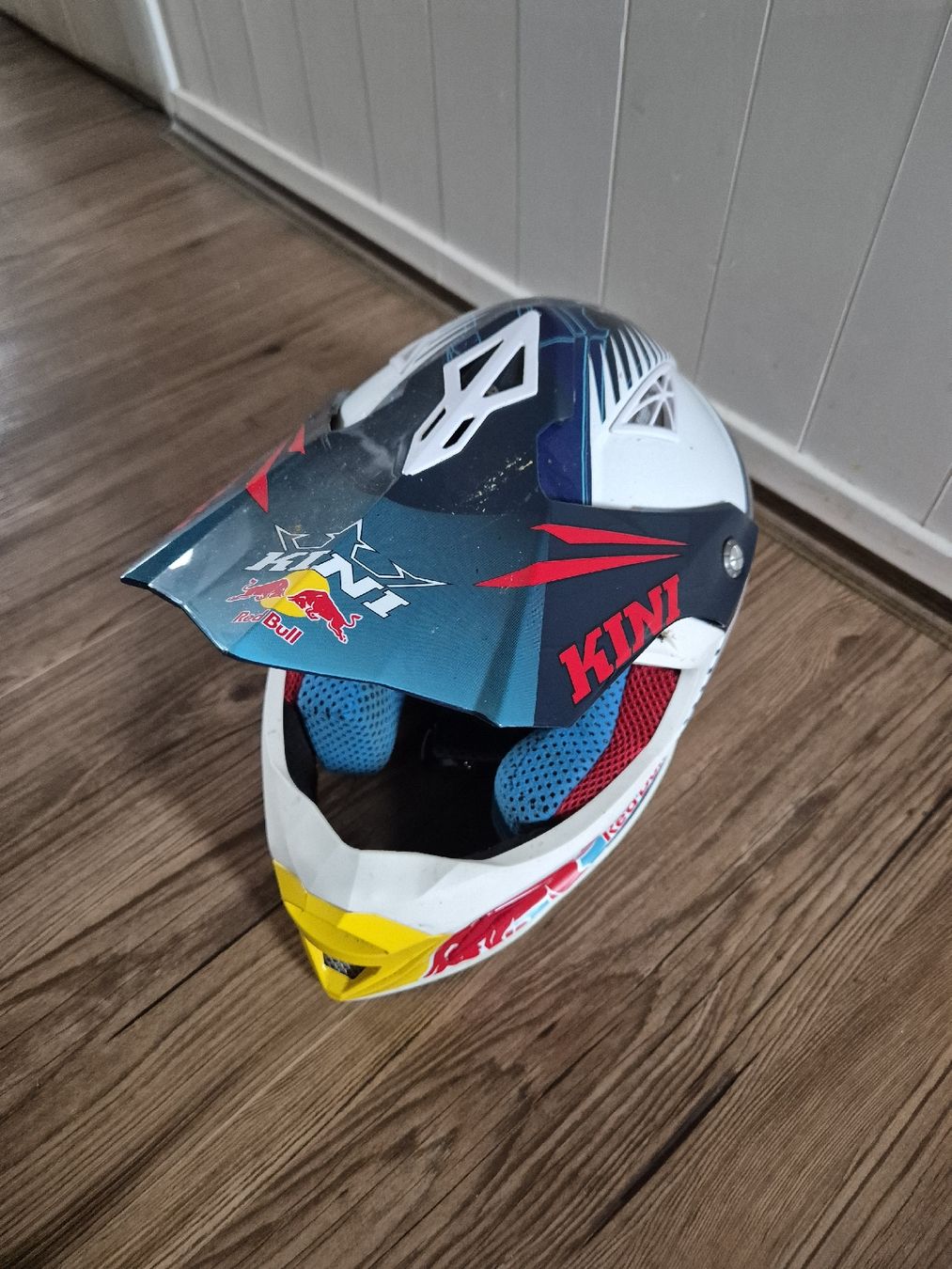 Red Bull Caschi & visiere: Helm – Usato da Buchs LU venduto da 1yvez 2