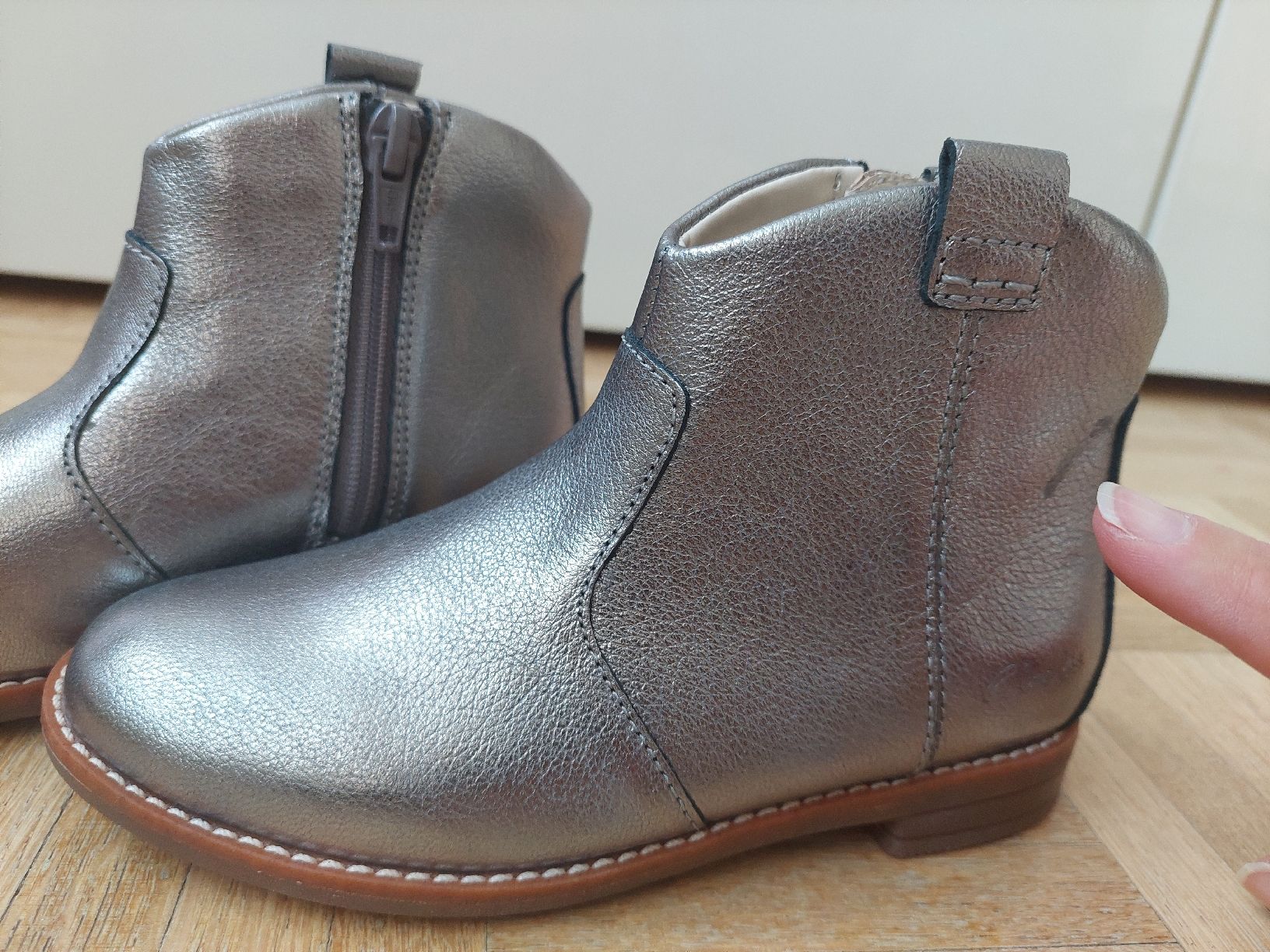 Clarks Schuhe für Mädchen: NEU! Mädchen Halbschuh Gr. 28 von Clarks – Neu und originalverpackt aus Flims Dorf von Truemorish 2