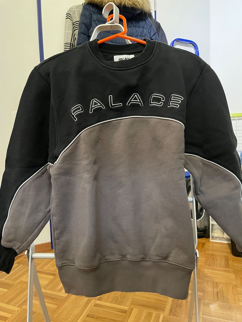 Palace Maglioni & Felpe: PALACE 2 TONE ARCH CREW BLACK / GREY , Size M – Usato da Nyon venduto da vallon_p38