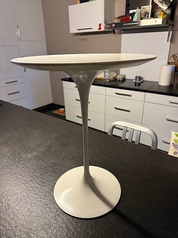 Tische: Table d'appoint Knoll – Gebraucht aus Ecuvillens von VsterVince