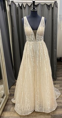 Elegantes Brautkleid Spitze Gr. 36 mit Schleppe neuwertig