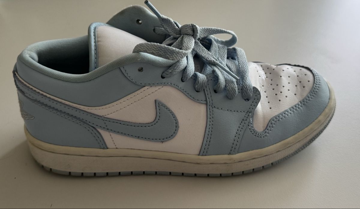 Jordan Chaussures femmes: Original Jordan Sneakers hellblau, Grösse 38 – D'occasion à Bern par mon_8vyc 2