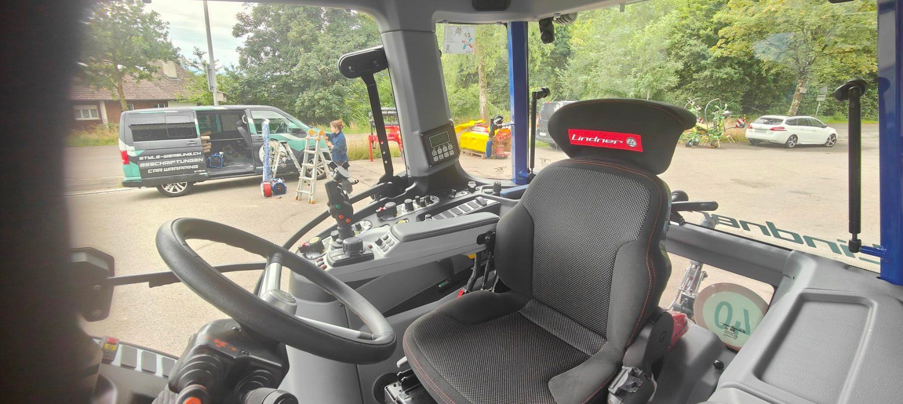 Lindner Trattori: Lindner Lintrac 100 2025! – Nuovo (secondo la descrizione) da volketswil venduto da bangy8 7