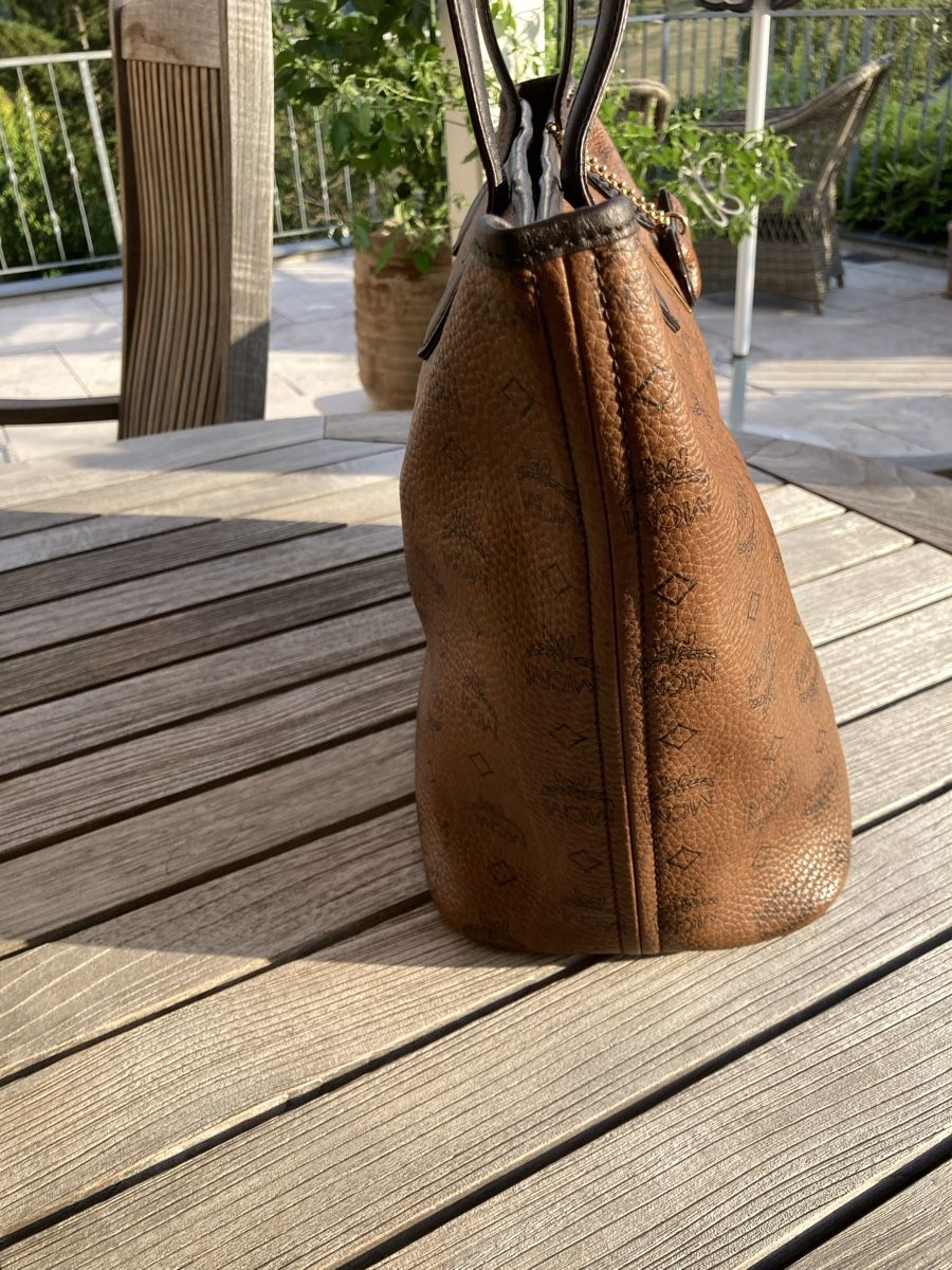 Mcm Taschen für Damen: MCM Tasche Braun mit Dogbone Anhänger – Gebraucht aus Niederdorf von Anderlemon 2