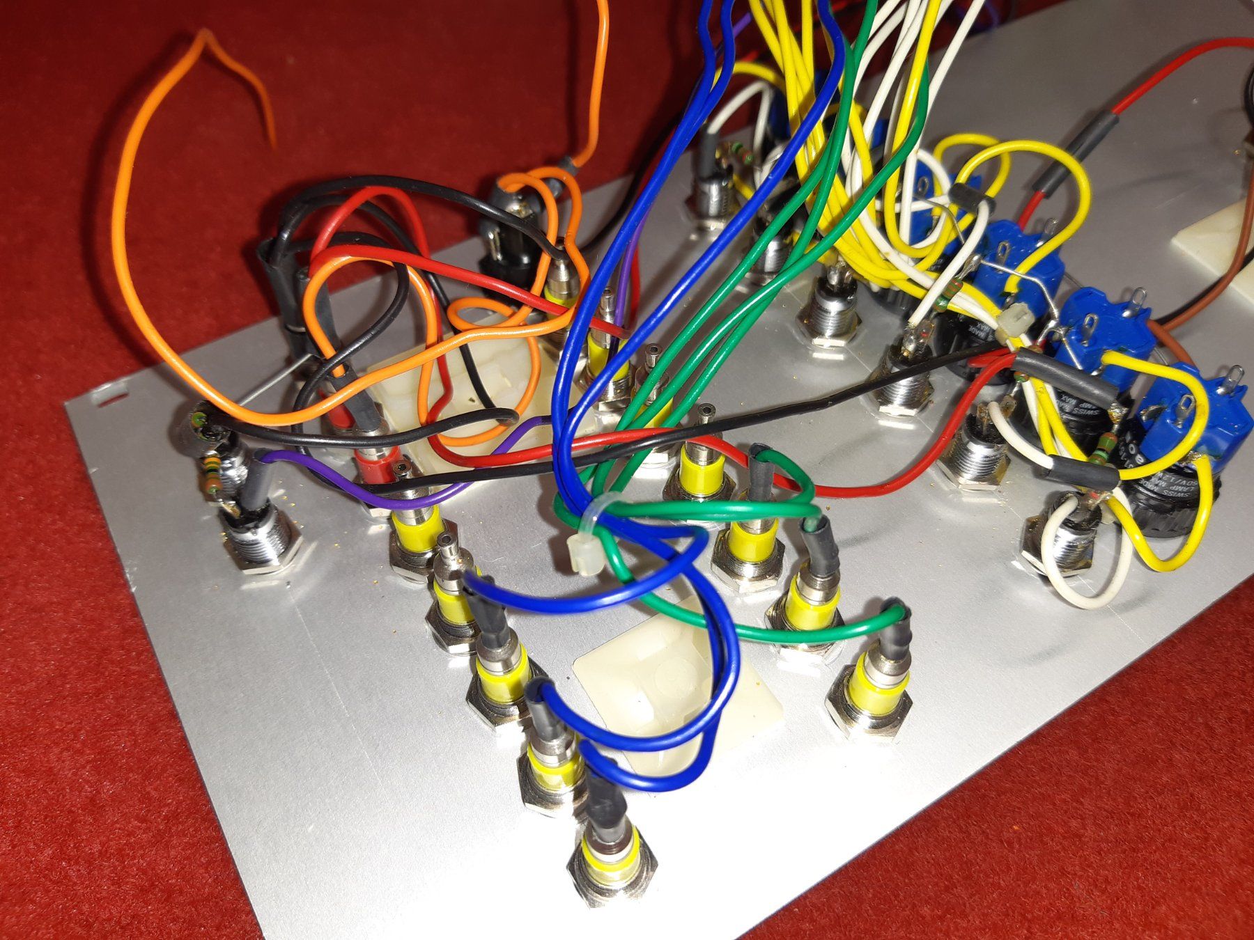 Interruttori: Frontpanel, Abdeckplatte von einem Gerät, Schalter LED's etc – Usato da Lohn-Ammannsegg venduto da Molch7 3