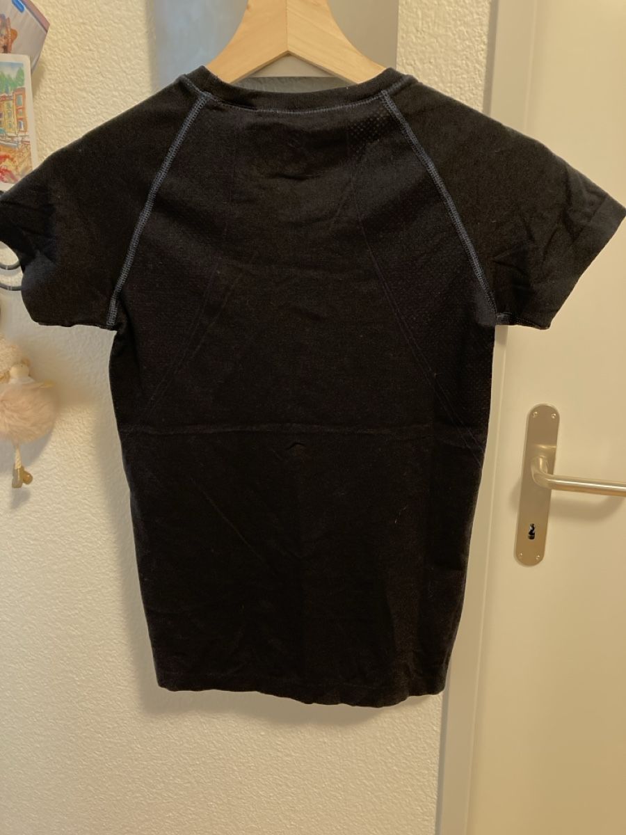 H&M T-shirt: Sport t-Shirt – Usato da Urtenen-Schönbühl venduto da alessibas 3