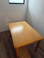 Ausziehbarer Esstisch