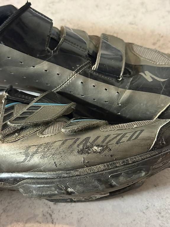 Scarpe da uomo: MTB Schuhe Specialized Gr. 46.5 mit Shimano Cleats – Usato da Zürich venduto da p3t5 3