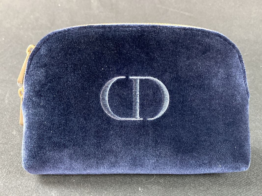 Dior Make-up: DIOR | Geschenk Make-up-Set | Make Natural Glow – Nuovo (secondo la descrizione) da Wittenbach venduto da Restwert_St-Gallen 2