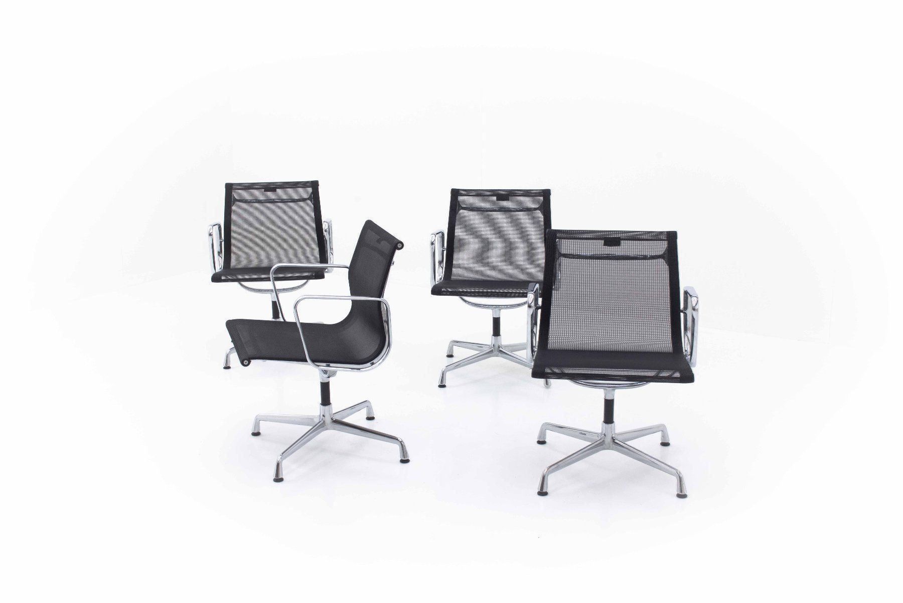 Vitra Sedie: Vitra Bürostuhl Eames EA 107 Netz – Usato da Zürich venduto da STUZH38 1