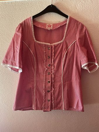 Rote Trachtenbluse