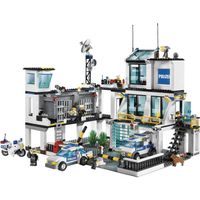 LEGO City 7744 (commissariat de police)