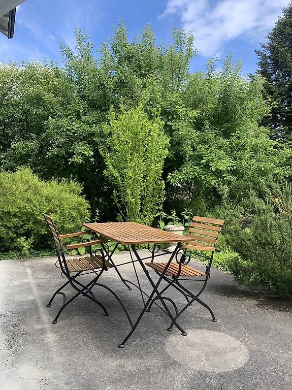 Set di tavolo e panche: Gartentisch und Stühle  – Usato da Brugg AG venduto da ger_8sbj