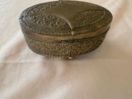 Boîte à bijoux vintage en métal doré, bon état!
