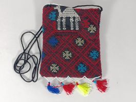 Sac à bandoulière rouge avec pompons 15 x 19 cm