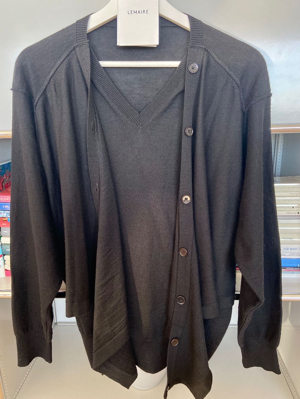 Lemaire Maglioni & Felpe: LEMAIRE Cardigan mit V-Ausschnitt – Nuovo (secondo la descrizione) da Döttingen venduto da dbs_26ls