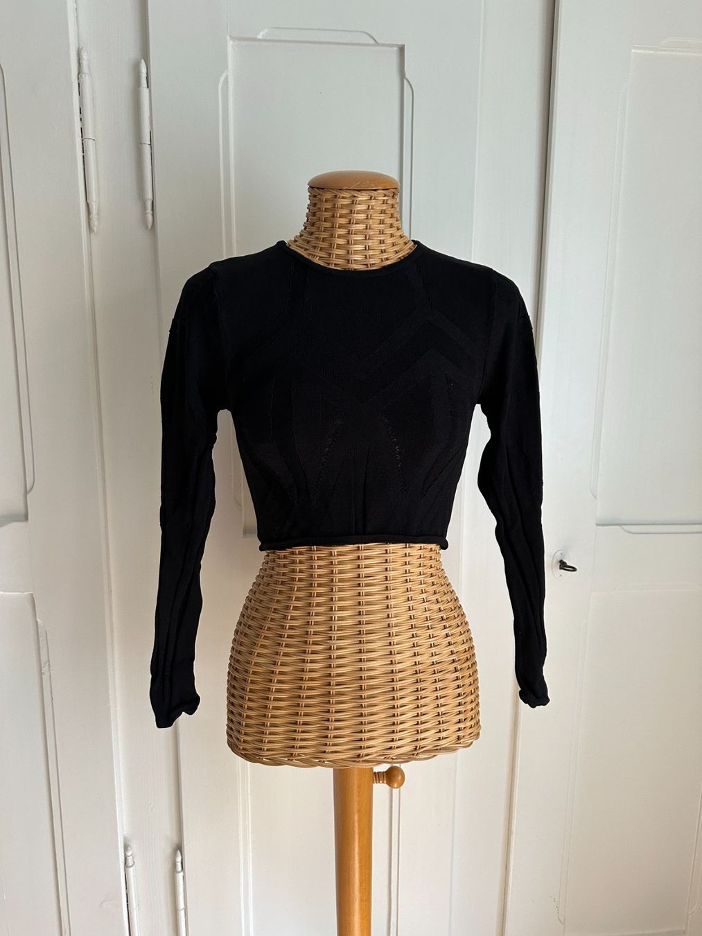 Top: IVYREVEL - cropped Oberteil schwarz XS – Usato da Zürich venduto da Diazaio