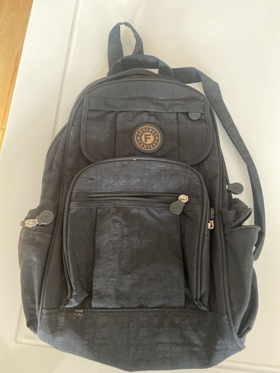 Rucksäcke: Schwarzer Fantasy Rucksack mit vielen Fächern – Gebraucht aus Läufelfingen von Alles_Garantie 1