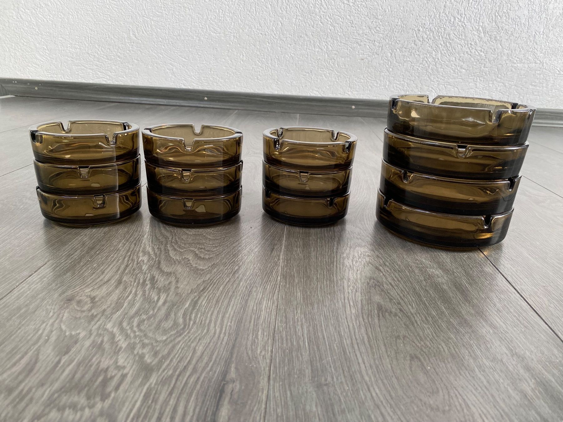 Portacenere: 13 braune Aschenbecher aus Glas – Usato da Hägglingen venduto da Karin0802 5