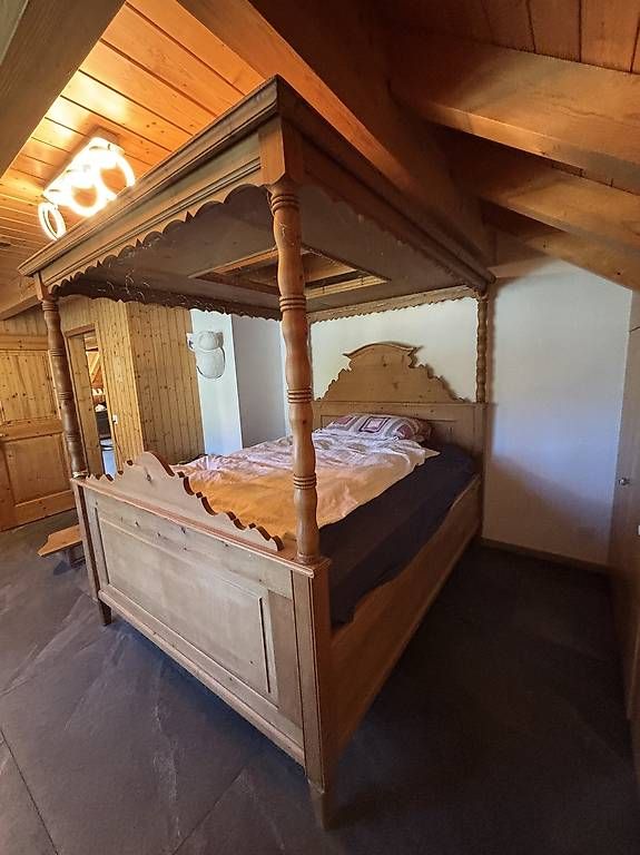 Lits: Himmelbett Holz Antik – D'occasion à Unteriberg par wg52 2