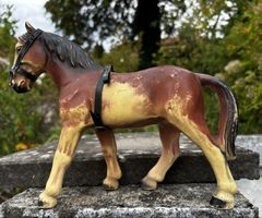 Pferd aus Kunststoff mit Zaumzeug, H 22 cm