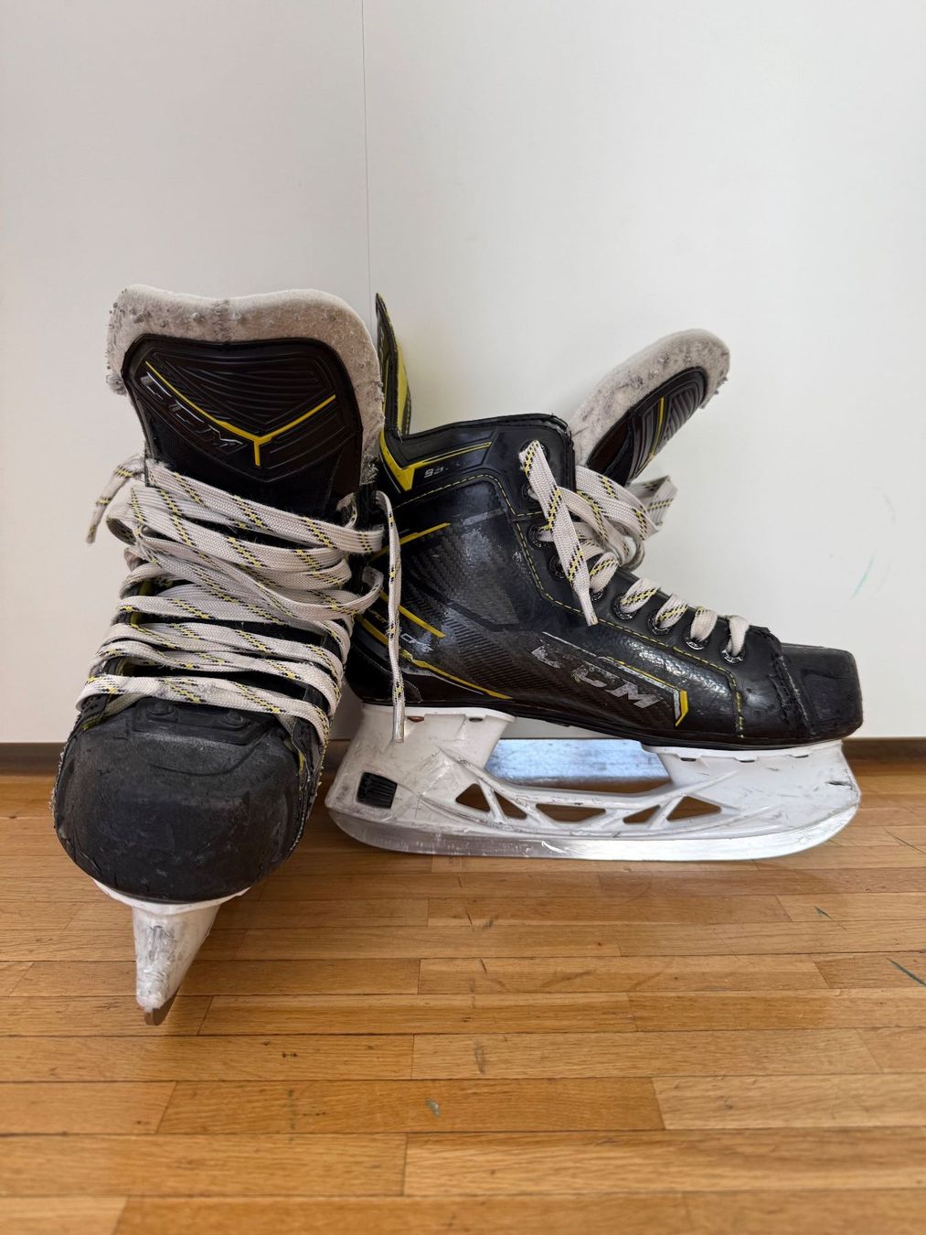 Ccm Pattini da ghiaccio: CCM Schlittschuhe EUR 37.5 – Usato da Zug venduto da marcosonlineshop 1