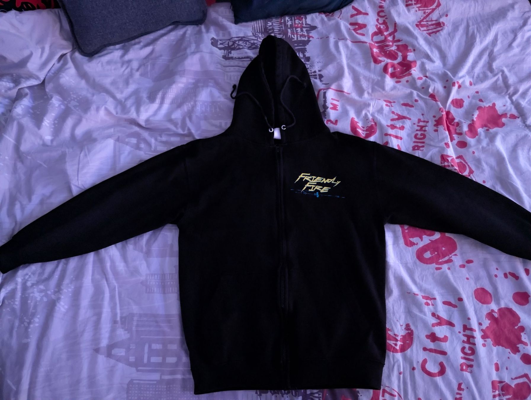 Maglioni & Felpe: Kapuzenjacke von FriendlyFire 5 – Usato da Urtenen-Schönbühl venduto da Jens.Morgenegg