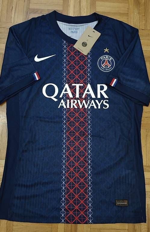 Nike Canottiere & Pantaloni: Maillot player PSG 1 étoile – Usato da Gland venduto da Niaky