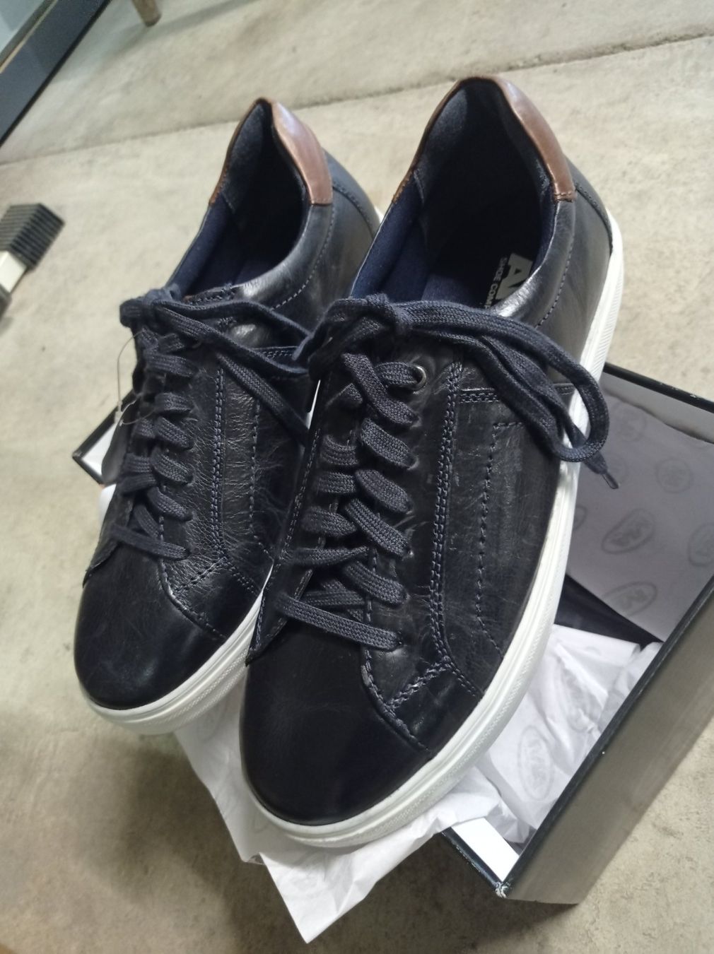 Scarpe da uomo: 2x sneakers #42 NEU Preis 115.- – Usato da Bex venduto da Sdancer 3