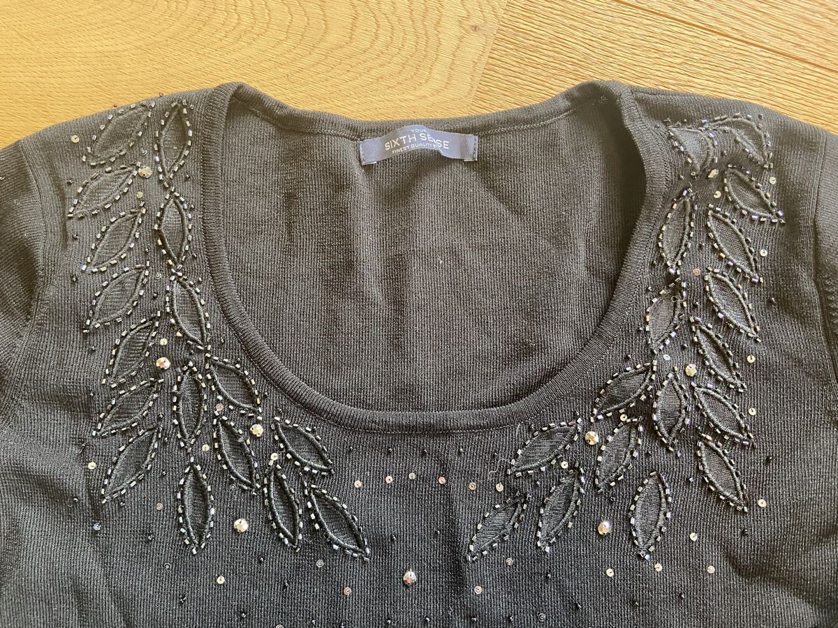 C&A Maglioni & Felpe: Sixth Sense Schwarzer Pullover mit Applikation, Gr. 44/46 – Usato da Brig venduto da jch_rq8z 1