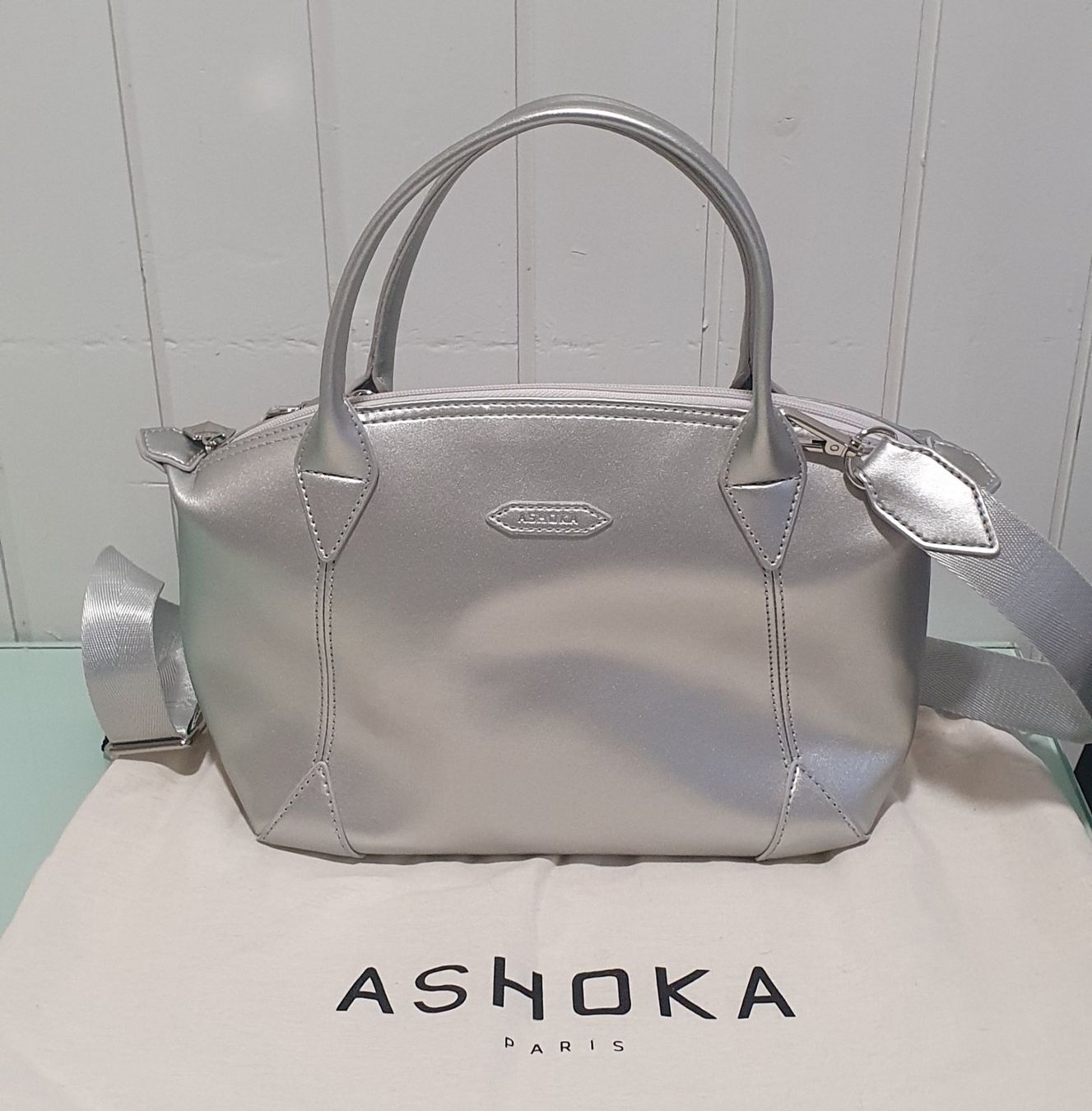 Borse da donna: Sac Ashoka Pretty Full Apple Skin – Nuovo (secondo la descrizione) da Lausanne venduto da Xenita