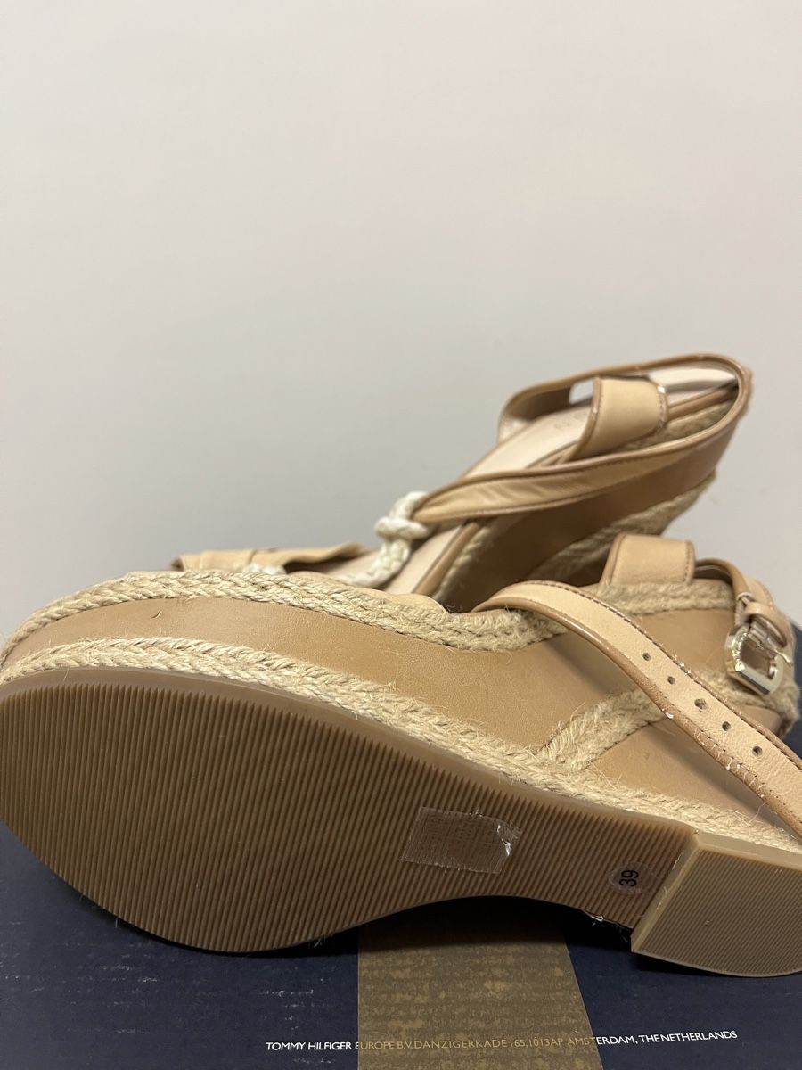 Guess Scarpe da donna: Guess Keilabsätze Grösse 39 – Usato da Teufenthal AG venduto da Nanahu 3