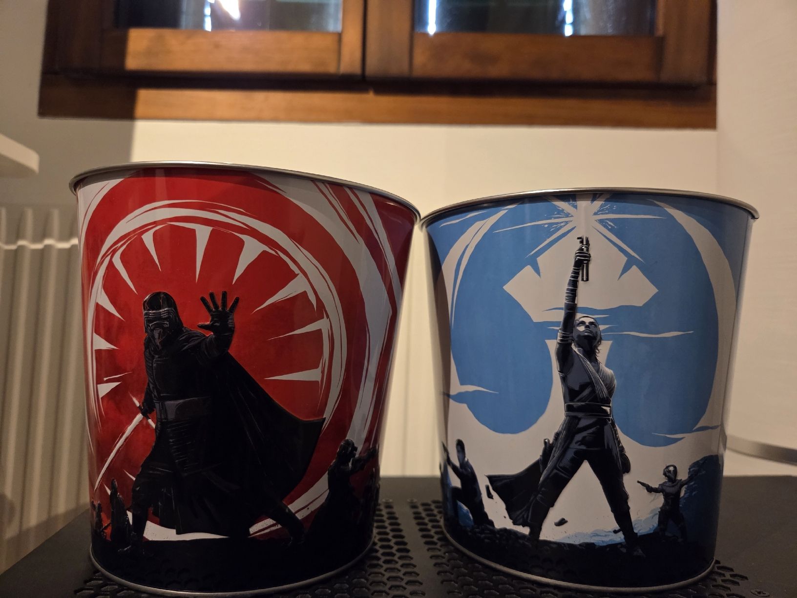 Altro per la casa: Star Wars Popcorn Eimer Metall – 2er Set, Cinema – Nuovo (secondo la descrizione) da Ebikon venduto da gst_5psl